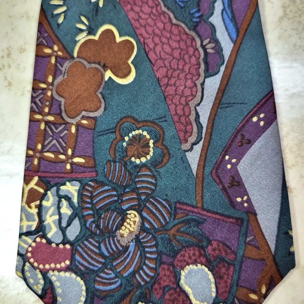 The Valeriano Collection Italy/New York Abstract Multicolored Silk Pointed‎ Tie
